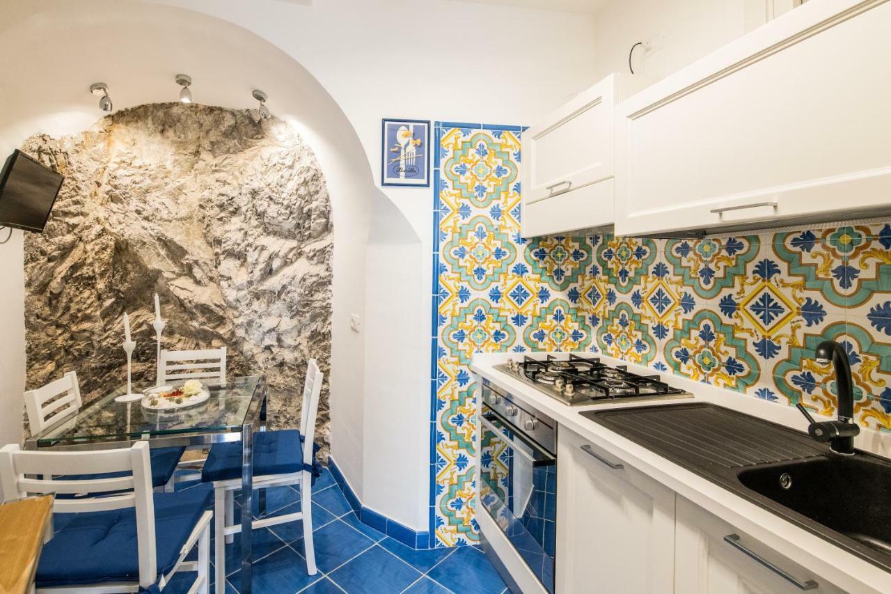 Suite Picasso Amalfi Dış mekan fotoğraf