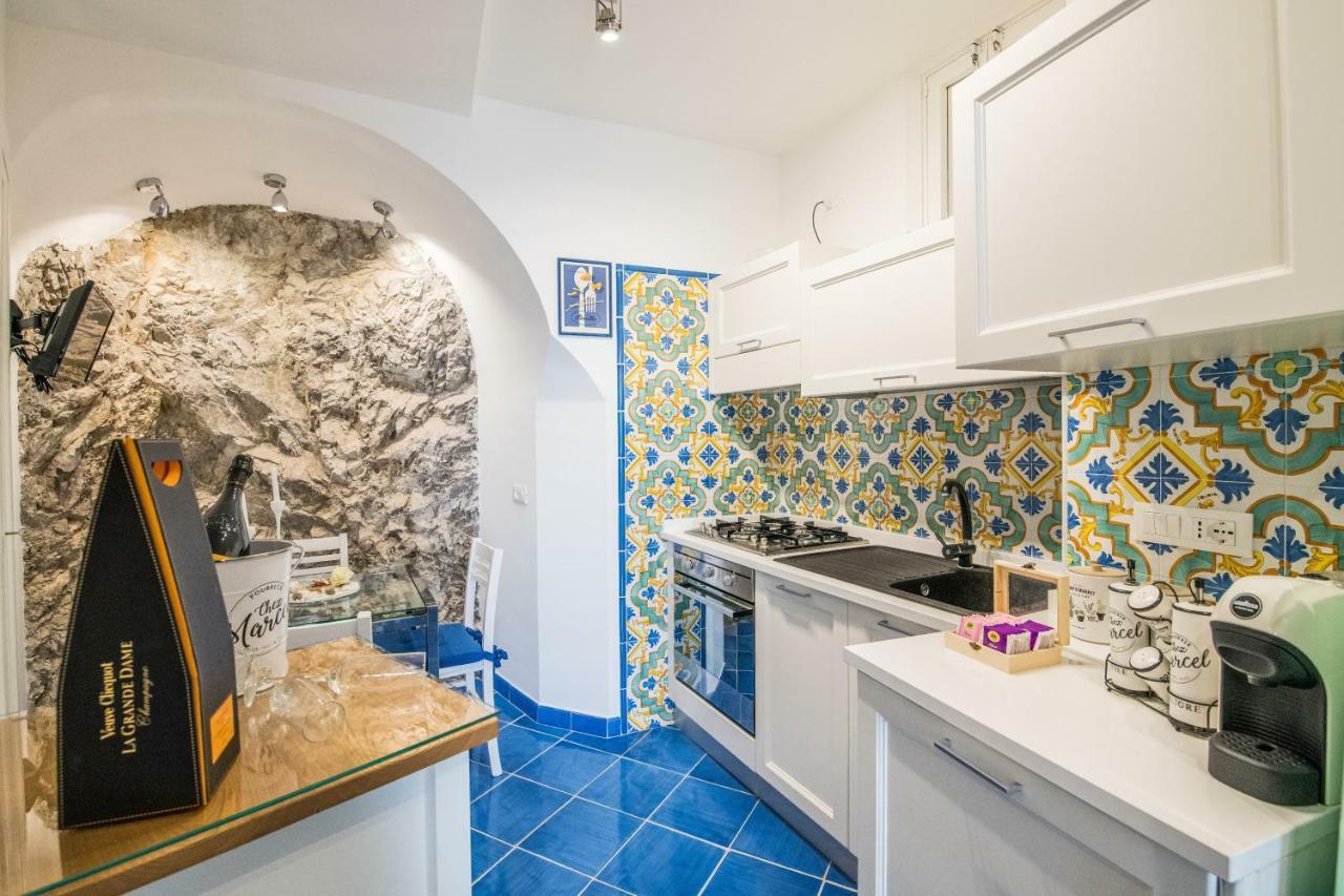 Suite Picasso Amalfi Dış mekan fotoğraf