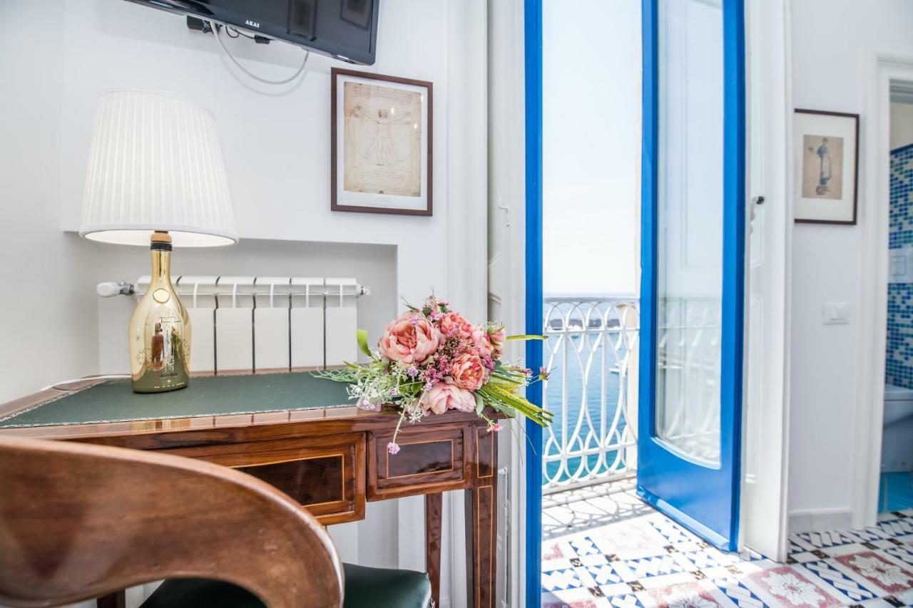 Suite Picasso Amalfi Dış mekan fotoğraf